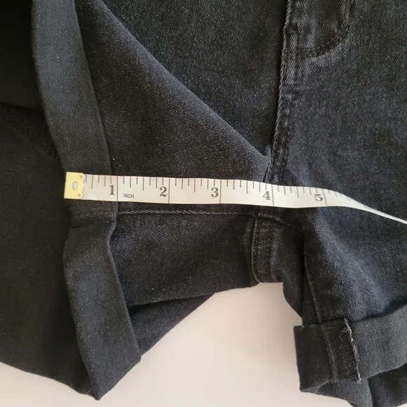 NWT Vero Moda Black Jean Denim Cuffed Shorts - Picture 7 of 9